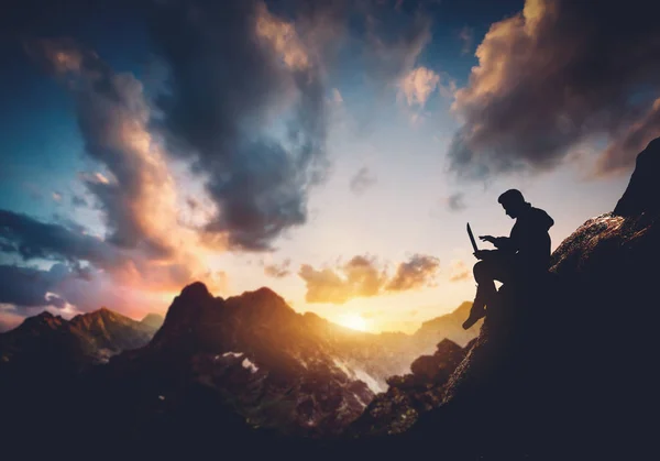 Silhouette Man Laptop Sitting Mountain — Stock Photo, Image