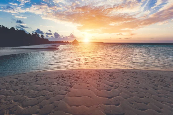 Tropische Zandstrand Malediven Bij Zonsondergang — Stockfoto