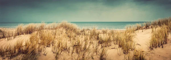 Praia Areia Com Dunas Mar Fundo — Fotografia de Stock