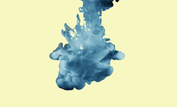 Pastel Sarı Arka Planda Mavi Renk Boya Splash — Stok fotoğraf
