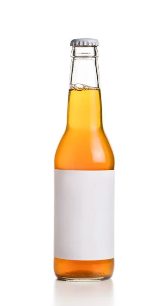 Glazen Fles Met Gele Frisdrank Leeg Label Witte Achtergrond — Stockfoto