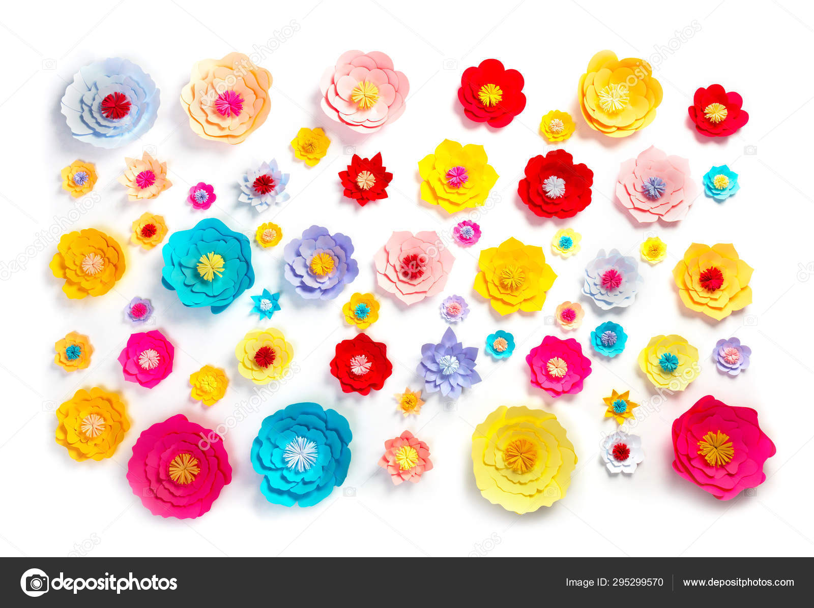 Flores Coloridas Papel Artesanal Sobre Fundo Branco fotos, imagens de ©  Photocreo #295299570