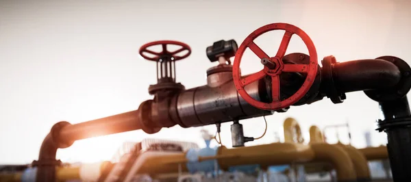 Gashahn Mit Rohrleitungssystem Der Erdgasstation Industrie — Stockfoto