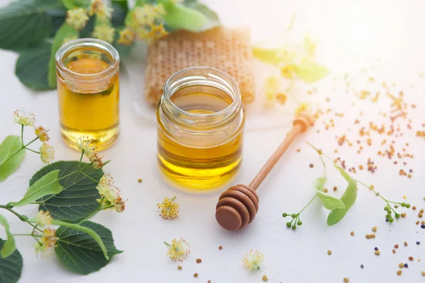 Jars Fresh Honey Wooden Dipper Linden Flowers Isolated White Background — Stock Photo, Image