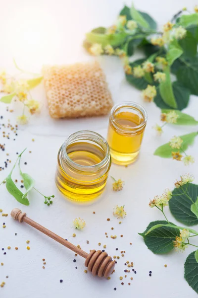 Jars Fresh Honey Wooden Dipper Linden Flowers Isolated White Background — Stock Photo, Image