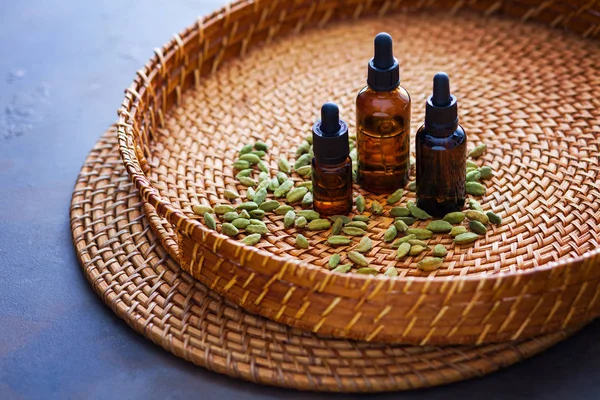 Cardamom essential oil — 图库照片