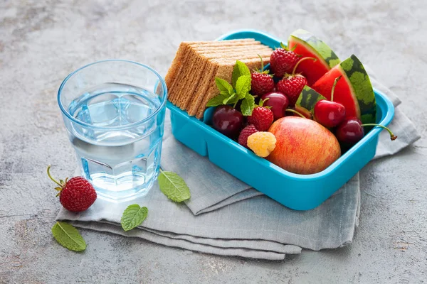 Healthy Summer Lunch Box Food Drink — Stock Photo, Image