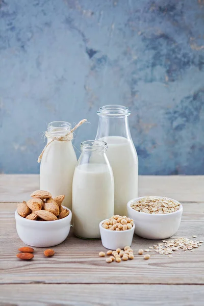 Mjölkfri Mjölkdryck Och Ingredienser Till Frukost Mat Och Dryck — Stockfoto