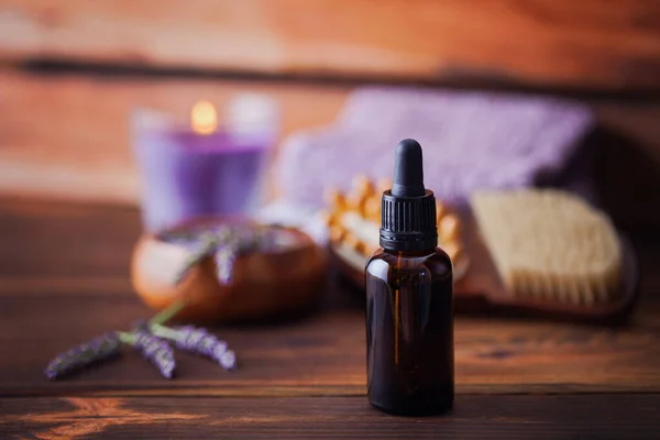 Garrafa Óleo Essencial Lavanda Com Flores Frescas Lavanda Tratamento Beleza Fotos De Bancos De Imagens