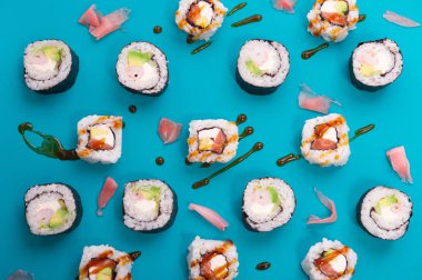 Japon mutfağı taze bir dizi alır