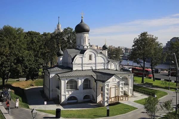Rusia Moscú Septiembre 2018 Iglesia Concepción Santa Ana Parque Zariadye — Foto de Stock