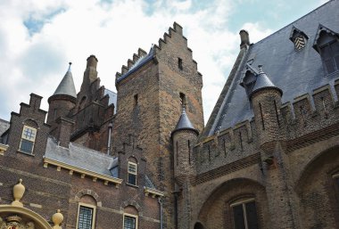 Hollanda, Lahey - 7 Temmuz 2018: Binnenhof Kalesi (parça).