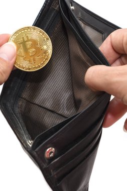 Cüzdanlı Bitcoin altın paralar, yakın plan. Sanal kripto para birimi kavramı