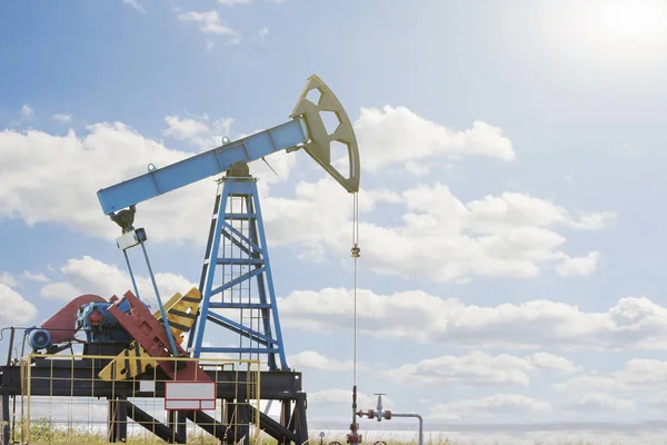 Petrol sondaj platformu. Yağ pompası. Ekipman petrol sanayi.