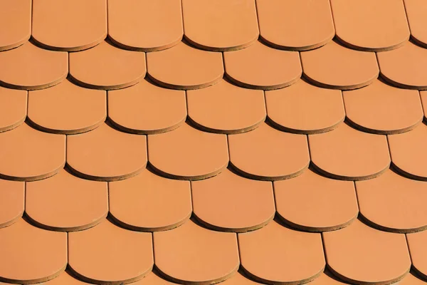 Texture du toit rouge. Fermez le toit de tuiles. Contexte abstrait . — Photo