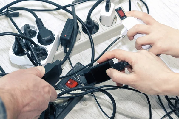 Bir sürü elektrik prizi-olanaklı kılmak aygıt. Güç tasarrufu