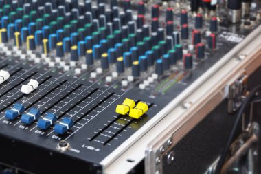 Entegre amplifikatör ve ekolayzer Mikser şalter-in ses antremanı