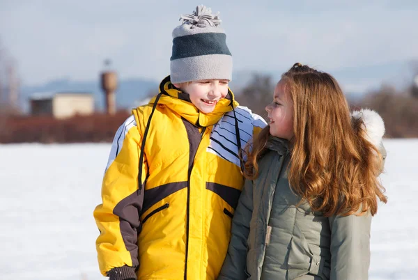 Portrait Happy Young Couple Outdoor — Stock Photo, Image