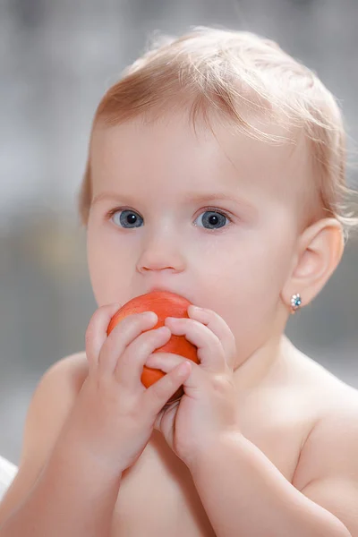 Baby Boy Eating Healthy Food — Stock Photo, Image