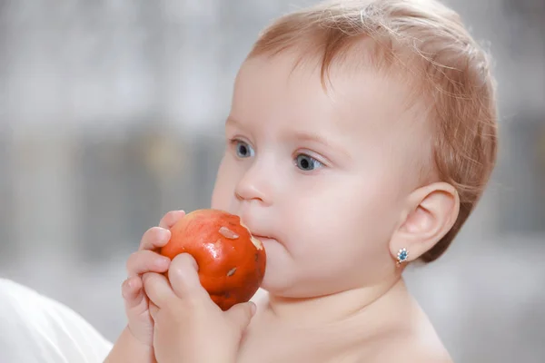 Baby Boy Eating Healthy Food — Stock Photo, Image