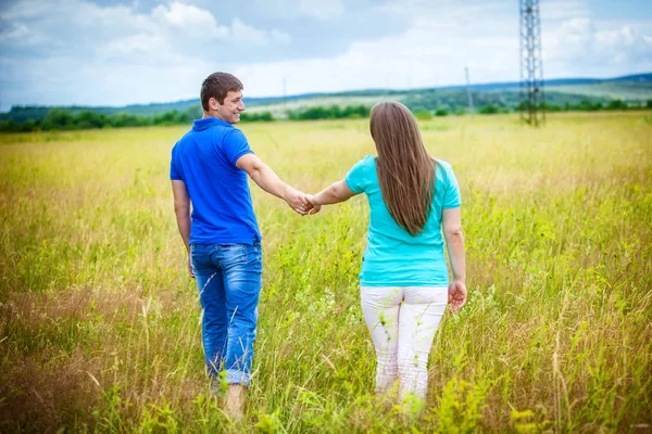 Romantic Couple Walking Field Full Length — Stock Photo, Image