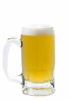 Kupa taze bira kap hafif bir arka plan üzerinde köpük ile