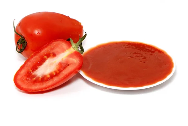 Whole Cut Tomatoes Bowl Ketchup Isolated White — Stock Photo, Image