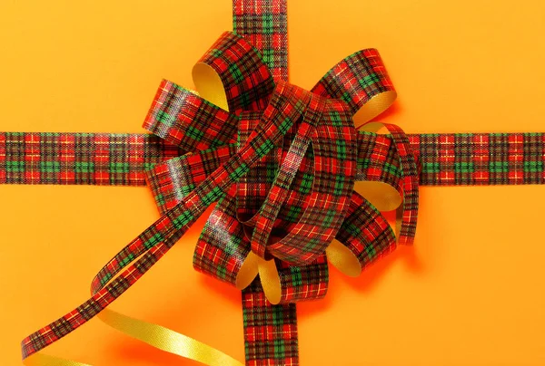 Κοντινό Πλάνο Του Πορτοκαλί Συσκευασία Δώρου Christmastime Έννοια — Φωτογραφία Αρχείου