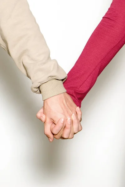 Imagem Cortada Casal Segurando Mãos Isoladas Branco — Fotografia de Stock