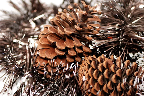 Close Guirlandas Cones Conceito Natal — Fotografia de Stock