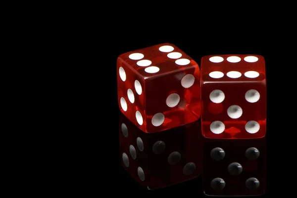 Red Dices Scattered Black Background — Stock Photo, Image