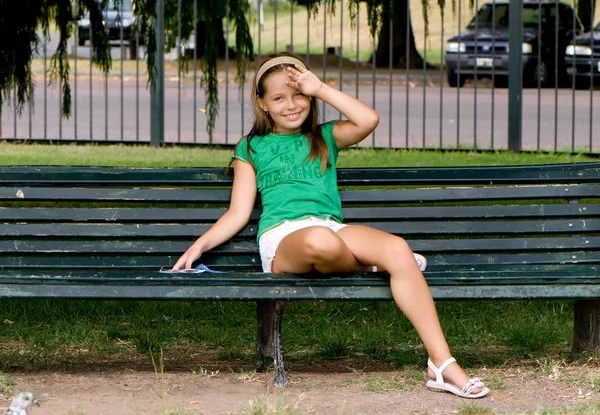 Adorable Smiling Kid Sitting Bench Park — Stock Photo, Image