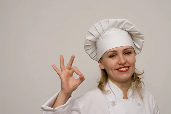 Gelukkige Volwassen Vrouw Chef Kok Kostuum Geïsoleerd Wit — Stockfoto