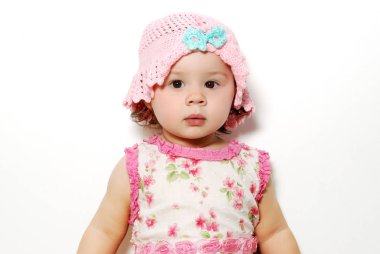 beyaz izole sevimli küçük kız portresi