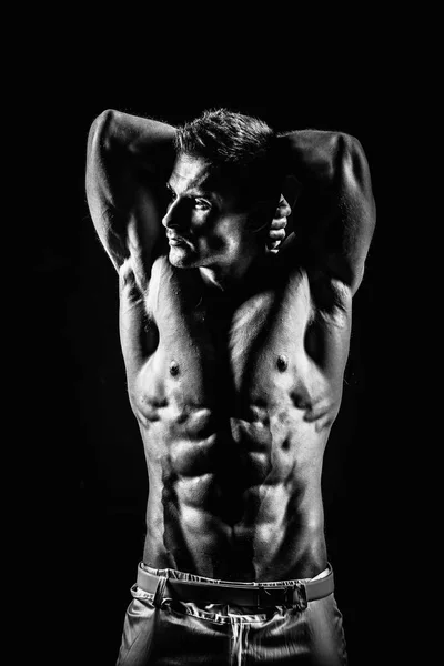 Schwarz Weiß Aufnahme Eines Gut Aussehenden Muskulösen Mannes Isoliert Auf — Stockfoto