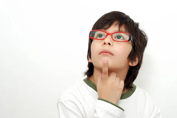 Retrato Chico Latino Con Gafas Sobre Fondo Blanco —  Fotos de Stock