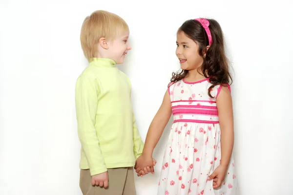 Retrato Niños Niñas Con Niño Europeo Sobre Fondo Blanco —  Fotos de Stock