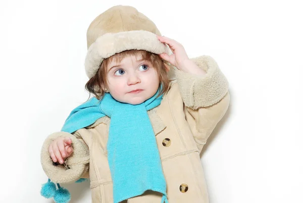 Ritratto Bambina Caldo Cappotto Cappello Sfondo Bianco — Foto Stock