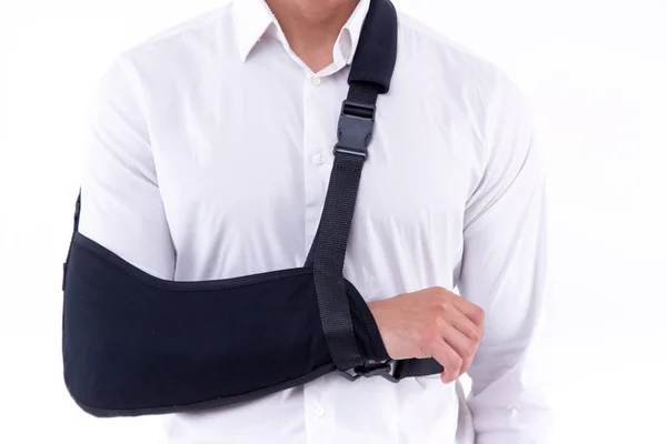 Mann Mit Gebrochener Hand Trägt Armspange Auf Weißem Hintergrund — Stockfoto