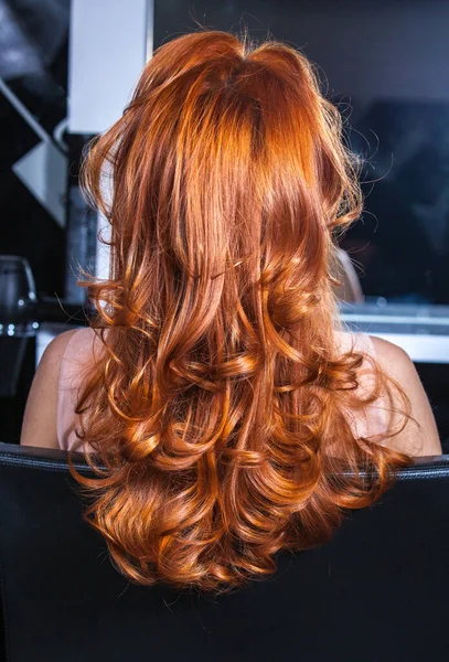 Cabelo Vermelho Mulher Bonita Encaracolado — Fotografia de Stock