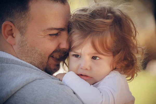 Padre Con Bebé — Foto de Stock