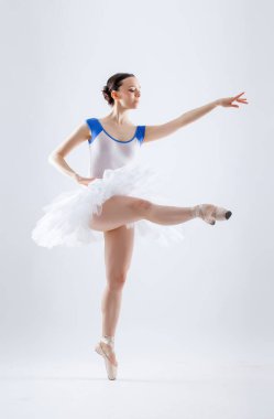 Stüdyoda dansçı kadınlar