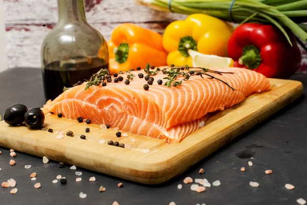 Freshly Made Salmon Cutting Board Seasonings Close — Stock Photo, Image