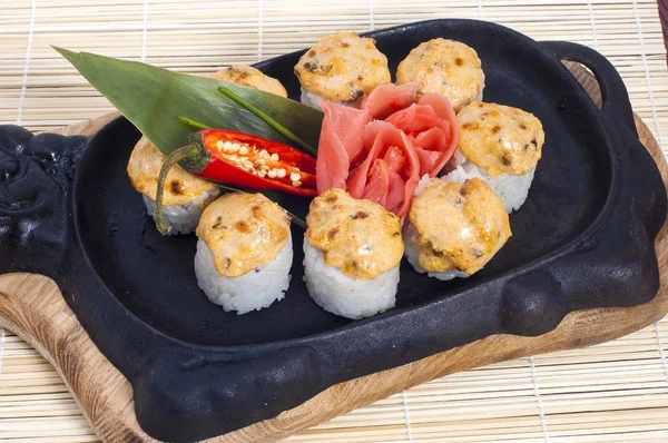 Sushi Japonés Caliente Con Pimienta Cacerola Vista Superior —  Fotos de Stock