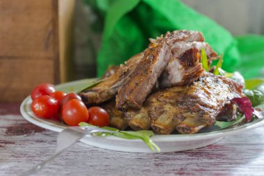 Kızarmış kaburga sebzeli 