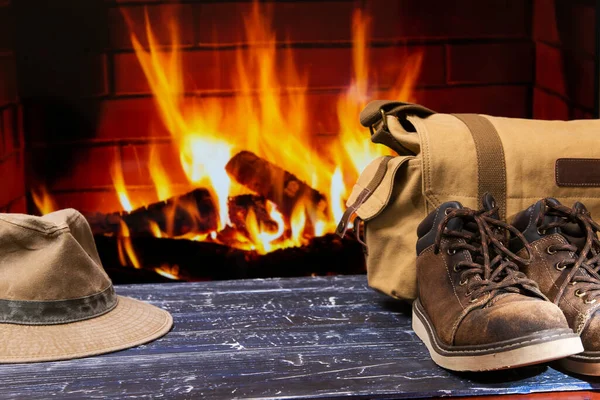 Botas Sombrero Junto Chimenea — Foto de Stock