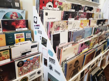 Vinil Seçmeli Bağımsız Kayıt Dükkanı 'nın İçi