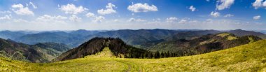 Parashka tepe Karpat dağlarından peyzaj panormic görünümünü mount, Milli Parkı Skolevski beskidy, Batı Ukrayna'nın Lviv Bölgesi