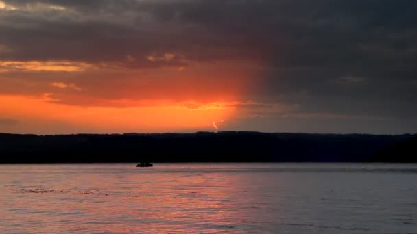 Beautiful Sunset Water Fishers Boat Silhouette Bakota Bay Dnistrovske Reservoir — Stock Video