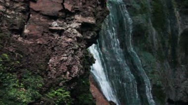 Rusyliv Falls görünümü (tam Strypa nehrinin kolu) Rusyliv nehir yer alan Batı Ukrayna Ternopil bölgesi